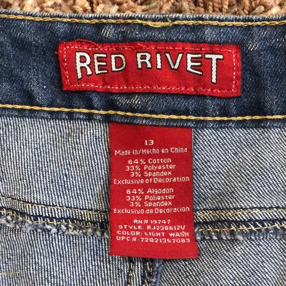 Juniors 13, light wash shorts, Red Rivet - Picture 4 of 4